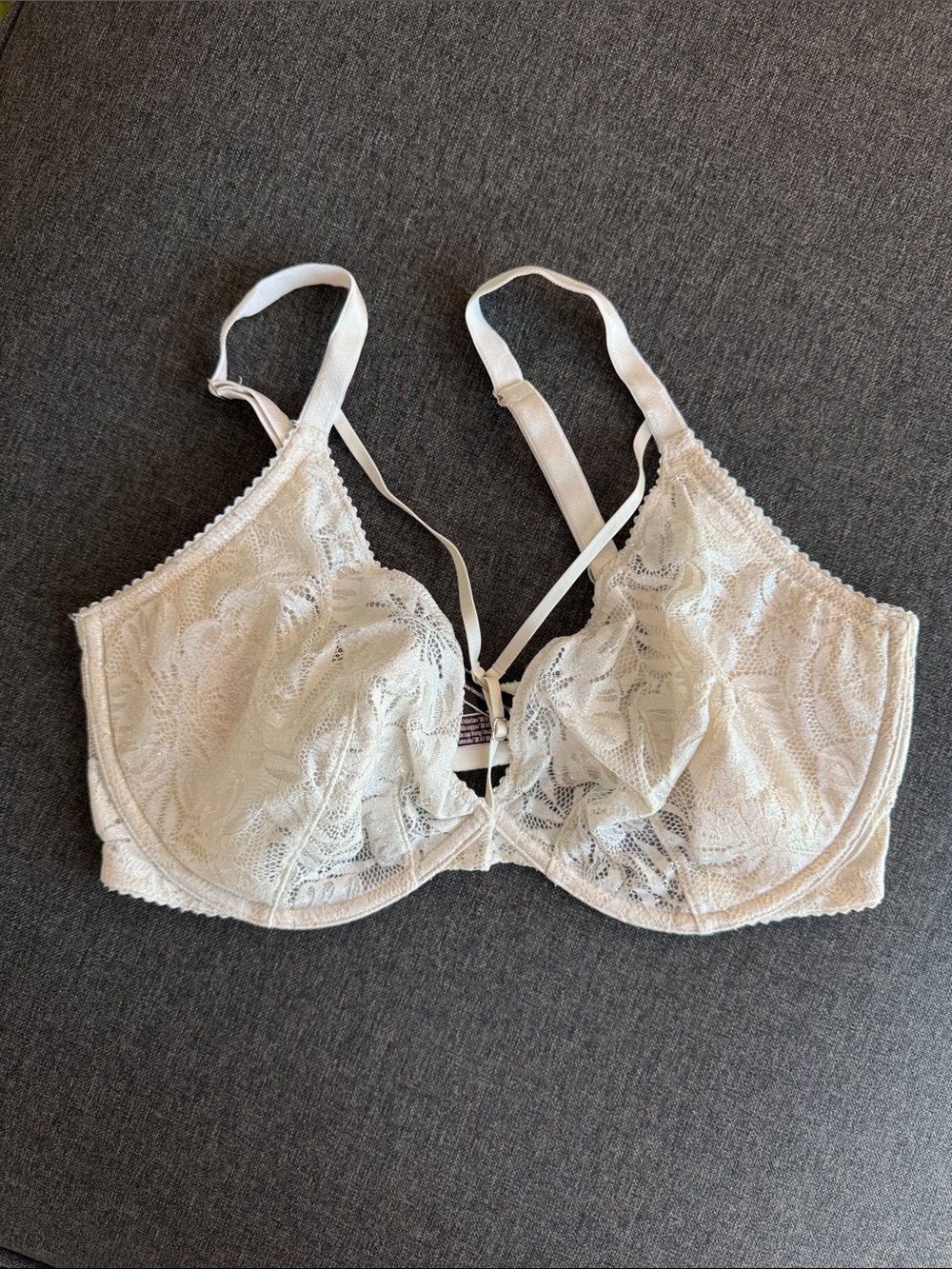 Victoria’s Secret very Sexy Lace Underwire Unlined Harness Bra 36DDD